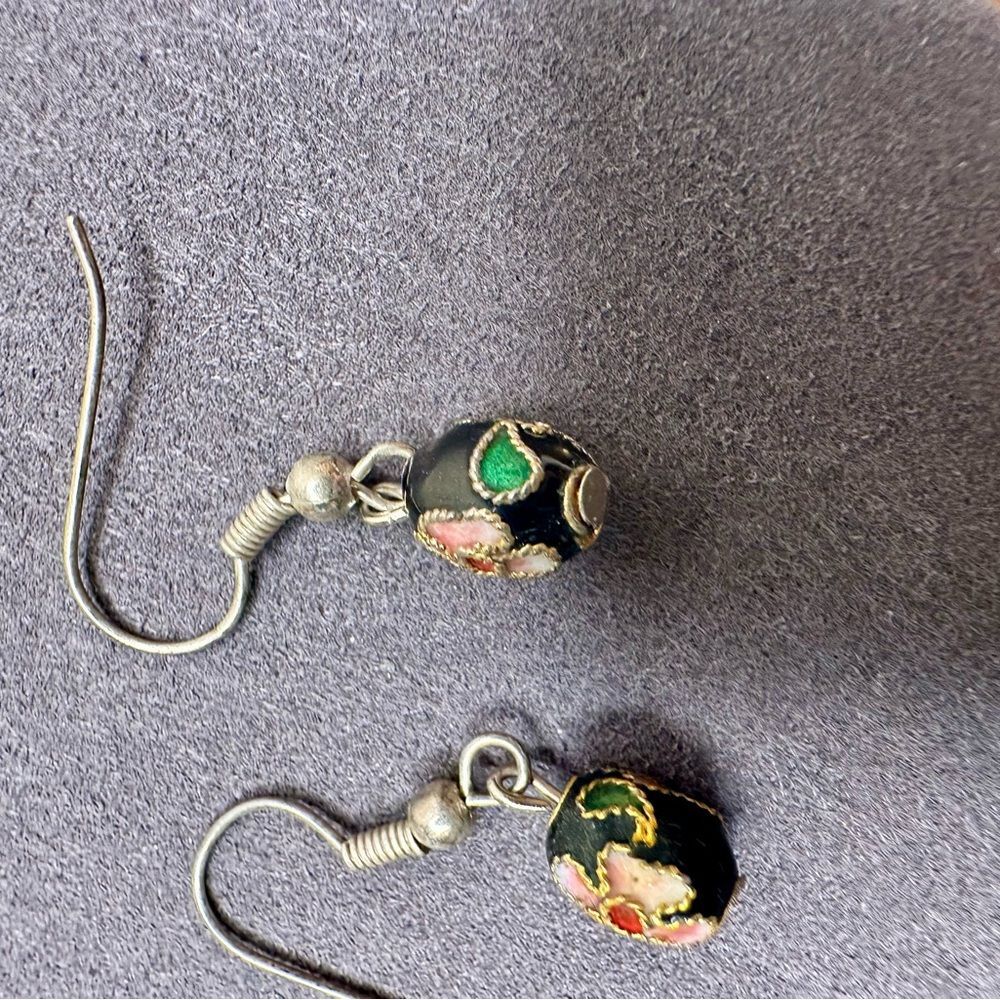 Vintage Cloisonné Enamel Bead Earrings Black Floral Drop Dangles Hand-Painted - Picture 7 of 11